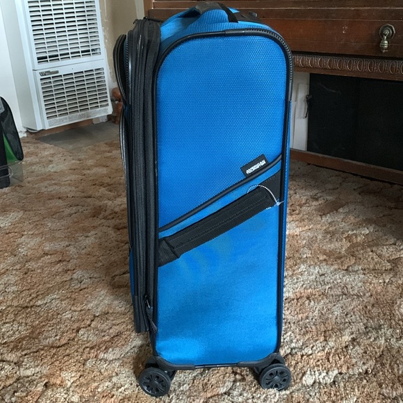 NWOT, American Tourister, Softside Spinner Suitcase - Picture 5 of 16